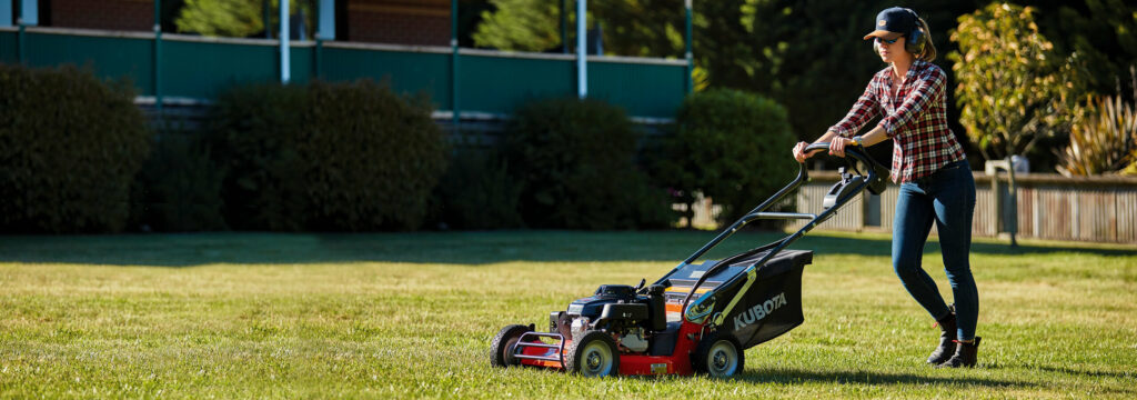 Kubota Lawn Care Walk-Behind Mowers: Blower:Brushcutter