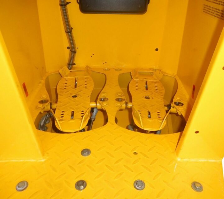Squirrel Foot Racks SQUIRREL FOOT CONTROLS » Equipment At Nicholls